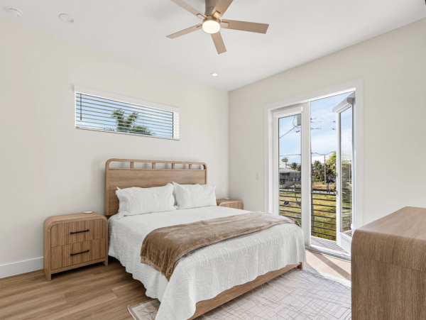 Fort Myers Beach Luxury Canal-Front Rental - 5 King Suites & Private Pool